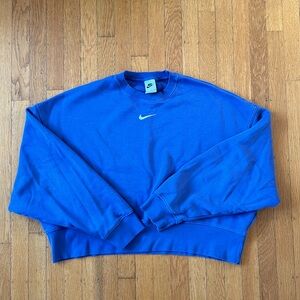 Nike oversized crop crew sweatshirt - purple. Size small.